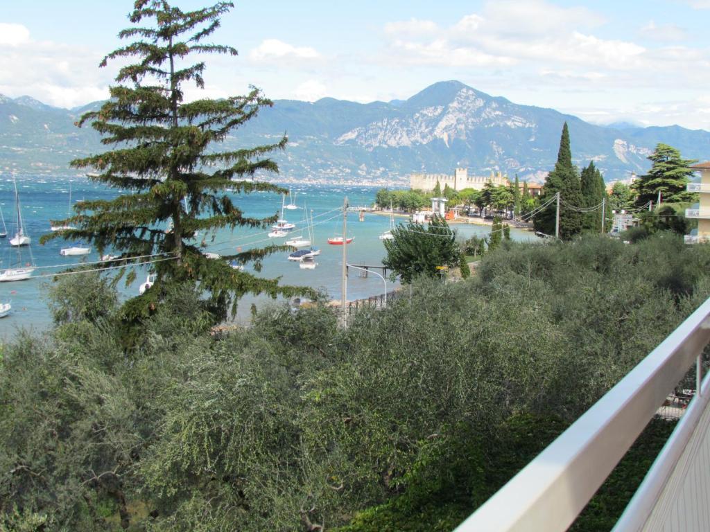 Hotel San Faustino Torri Del Benaco Exterior photo